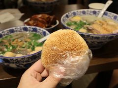 烧饼-小潘记鸭血粉丝汤