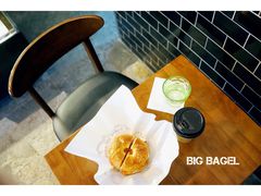 经典烟熏三文鱼贝果三明治配奶油芝士-BIG BAGEL(永康路店)