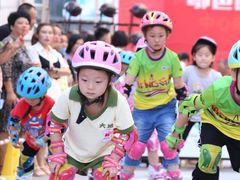 -悦动体能篮球羽毛球网球(三里河店)