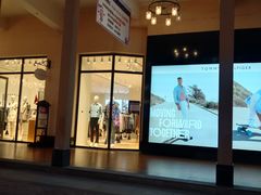 -王府井奥莱临潼小镇(临潼店)