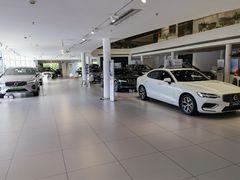 -杭州中沃沃尔沃4S店(滨江区店)