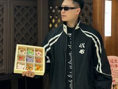 -昆明冠生园·鲜花饼·面包蛋糕(老街店)