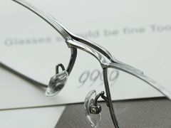 -目艮眼镜SHOWROOM(品牌集合店)