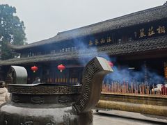 -峨眉山报国寺