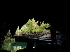 -怀托摩萤火虫洞