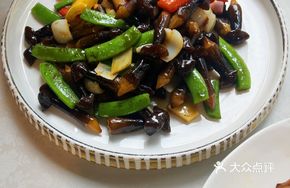 Chicken Mushroom Stir-Fried with Lanzhou Lily