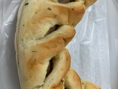 徳式腊肠犬-奈雪的茶(杭州万象城PRO店)