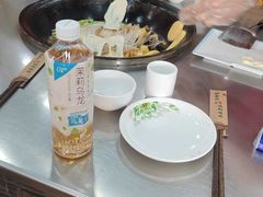 -屯老二农家铁锅炖·行业领军者(梅江店)