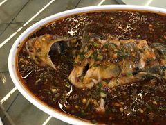 藿香鲫鱼-月圆霖特色农家乐