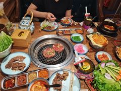 -明洞阿姨·韩式酱蟹烤肉·创意料理(三元桥店)