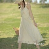 电影《情人》的女主角既视感