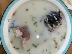 -美顺香食府鱼头老店(雪野湖店)