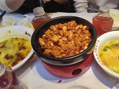 -渝是乎酸菜鱼·川渝小炒(新世界百货望京店)