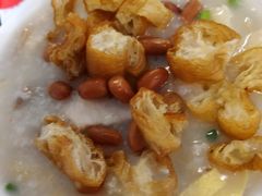荔湾艇仔粥-伍湛记 · 广州老字号(龙津中路店)