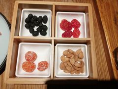 四格小食-九锅一堂酸菜鱼(新南凯德直营店)
