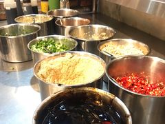 花生碎和辣椒-马路边边串串香(大成路店)