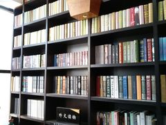 -钟书阁(松江泰晤士小镇店)