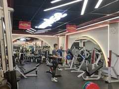 -英派斯健身旗舰店(海信国际中心馆)
