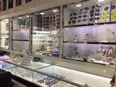 -臻美视爵眼镜·明月·依视路·蔡司折扣店(广渠门店)