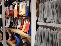 -名创优品(北京新中关购物中心地铁层店)