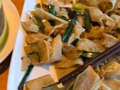 -莲餐厅·湖北菜·潜江小龙虾店(愚园路店)