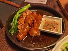 来龙里秘制考鸡-来龙里 精致 东南亚餐室(万象城店)