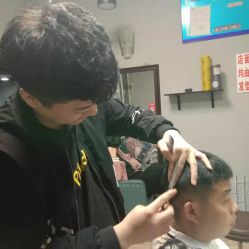 -木格造型美发
