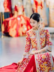 -不晚国际婚纱礼服