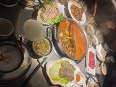 -伴山牛贵州黄牛肉火锅·苗疆非遗艺术餐厅(上海首店)