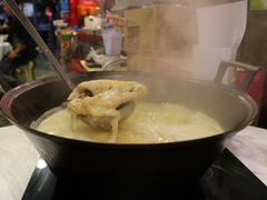 -鲜入围煮花胶鸡海鲜火锅