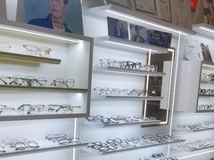-美式眼镜·授权蔡司.依视路.尼康.豪雅.明月(南翔印象城店)