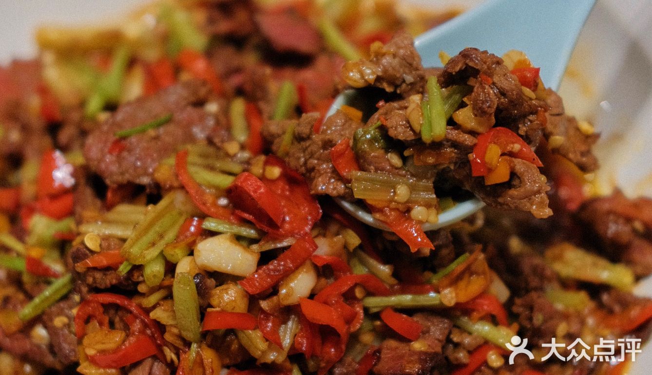 湖州‼️在“长沙街头”干辣椒炒肉拌饭🌶️馋哭