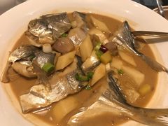 家烧白扁中鲳鱼-甬府小鲜(万象城店)