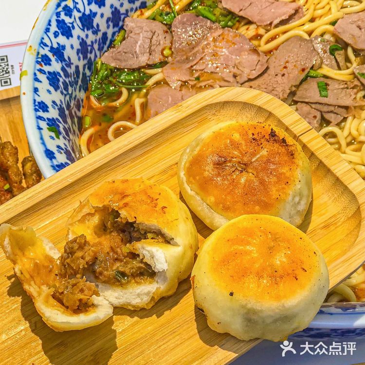 快带你脸大的闺蜜去吃🍜 绝对显脸小哈哈