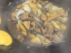-粘豆包柴火铁锅炖
