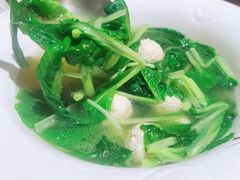 小白菜豆腐丸子汤-蔼若春.传承三十年云南菜(金碧公园店)