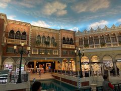 -Charles & Keith(大运河购物中心店)