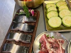 -围炉肉舍•炭烤活鳗•丹东海鲜烤肉(步行街店)