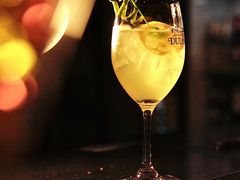 -Mx.cocktail bar