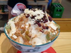 白雪冰汤圆-映山红鲜货火锅(鱼嘴店)