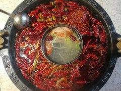中辣牛油红锅·-小龙坎火锅(黄河店)