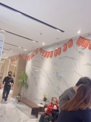 -罗亚帝造型·烫发染发