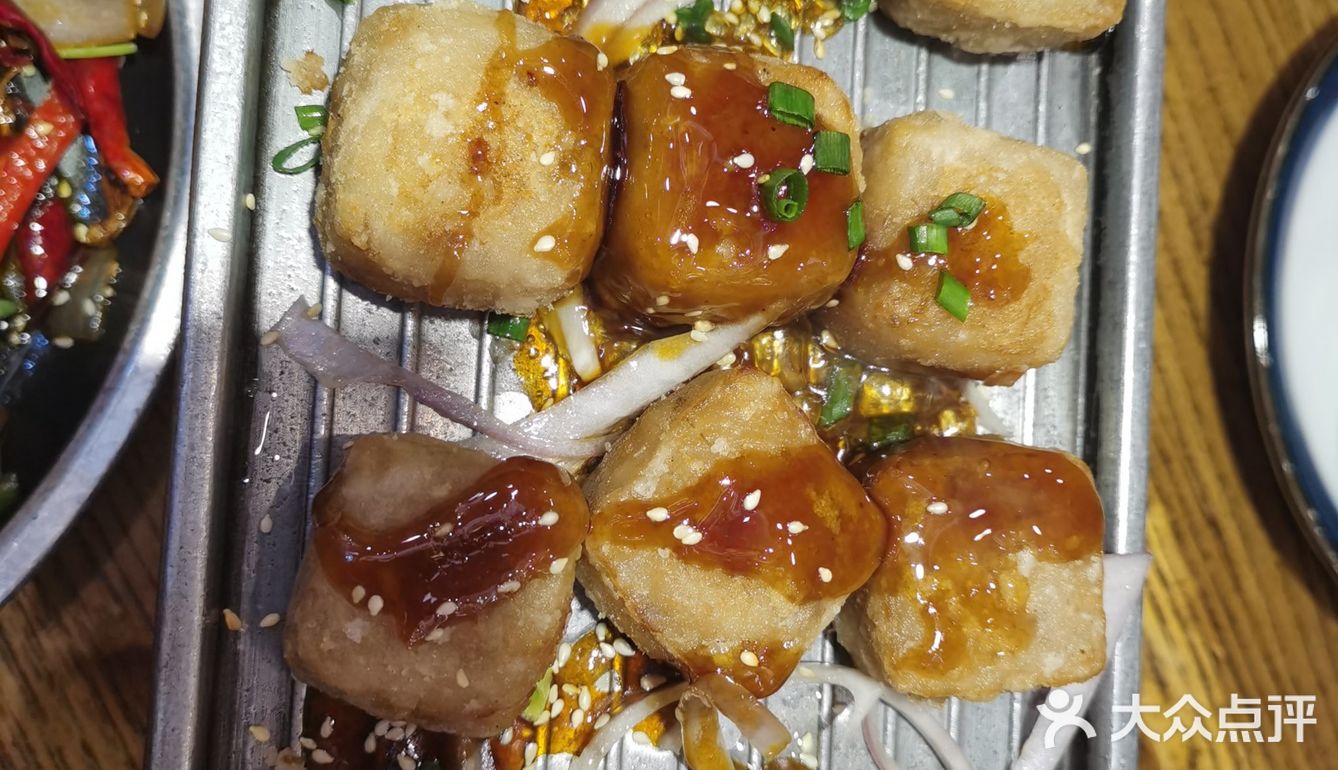 他家的鱼真的没话说，超级好吃，每次我们都会点一鱼三吃