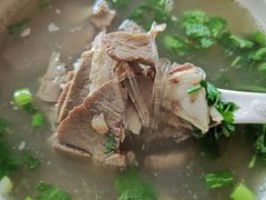 -罗卜李包子羊肉汤