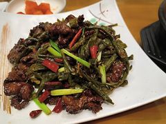 干辣椒炒牛肉-长寿参鸡汤(朝韩风情街店)