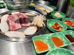 -欧巴炭烤肉오빠숯불구이(南京东路店)