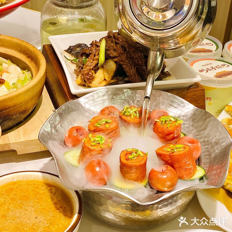 来济南吃鲁菜，还得跟着本地人吃实惠的!!!