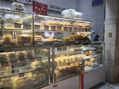 面包甜点陈列柜-白玉兰食品甜凤店(合生汇店)