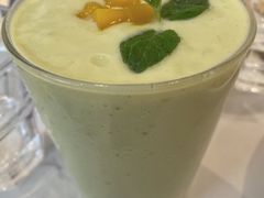 牛油果芒果奶昔-卡朋西餐(较场西路店)