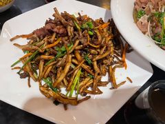 茶树菇牛柳-晚归月亮湾私家菜(临邑路店)